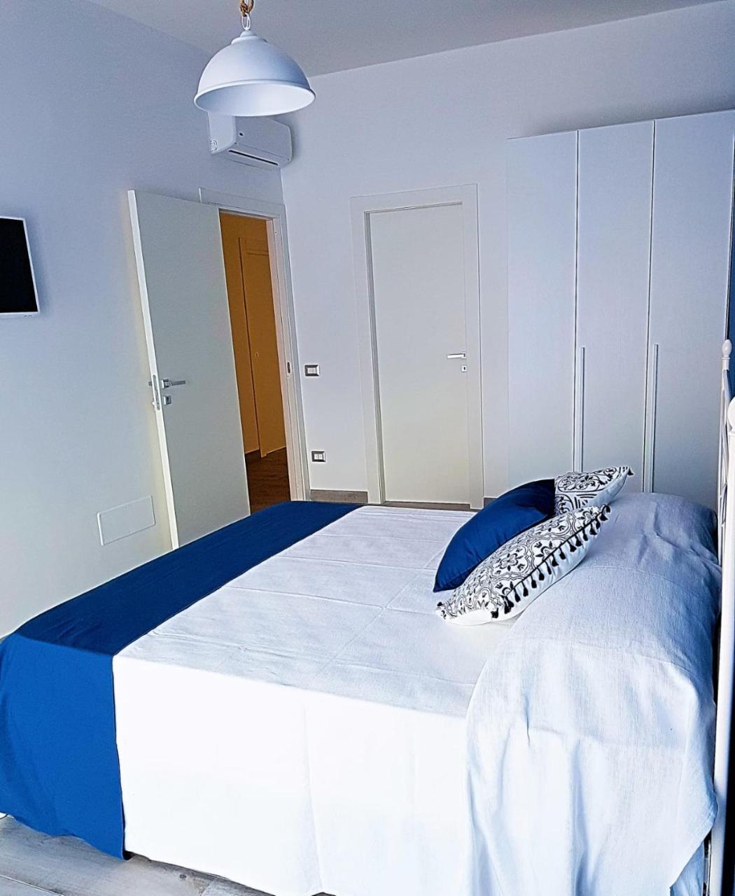 Bed and Breakfast #Zonaporto Neapel Exterior foto